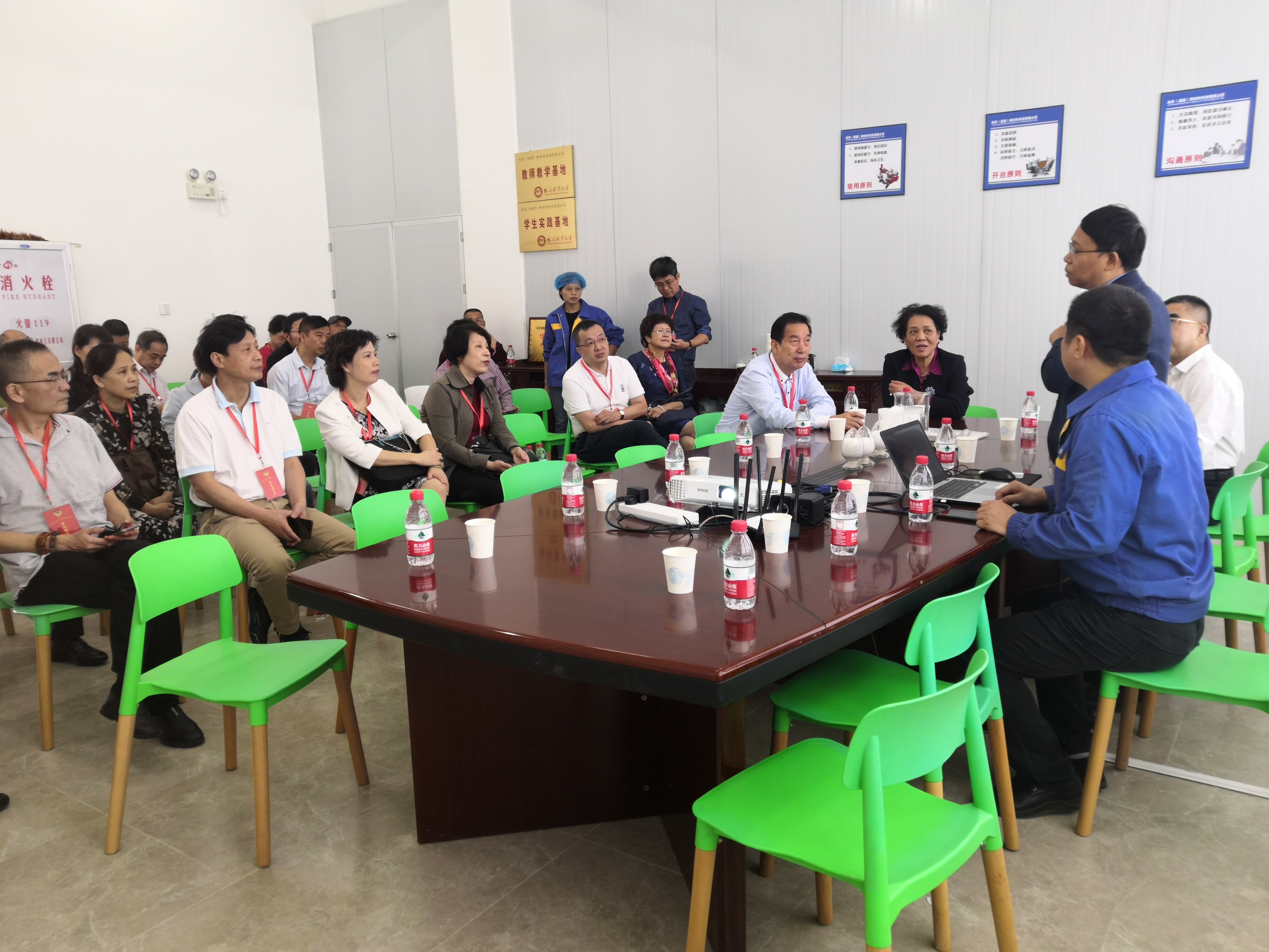 市政協(xié)副主席一行蒞臨我司調研